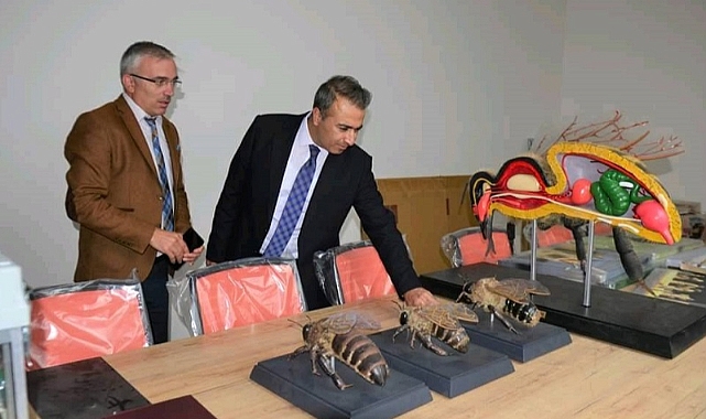 Vali Çiçek, Arı Konağını ziyaret etti