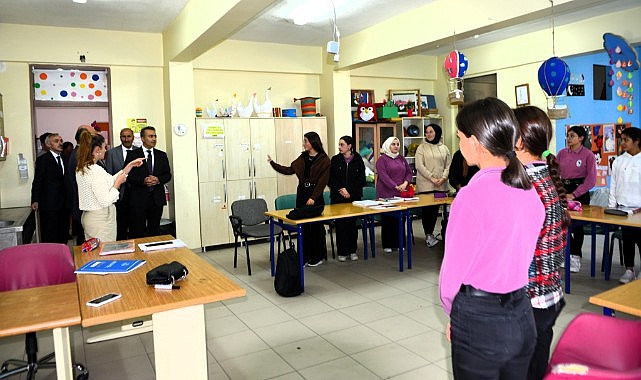 Vali Çiçek’ten üretim yapan meslek lisesine ziyaret