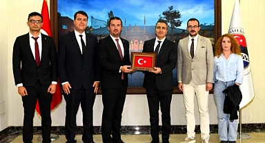 Veteriner hekimler Vali Çiçek’le görüştü