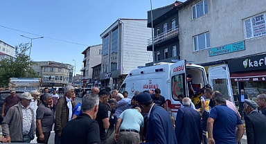 Yolun karşısına geçmeye çalışırken otomobil çarptı!