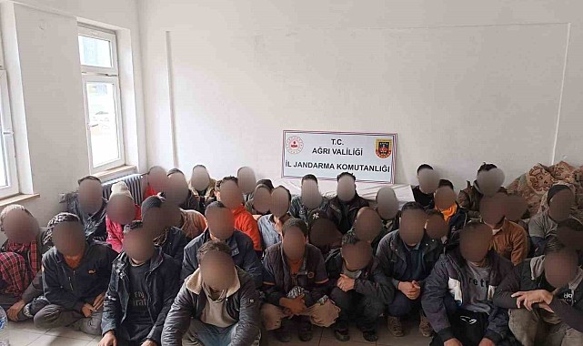 49 Afgan göçmen yakalandı