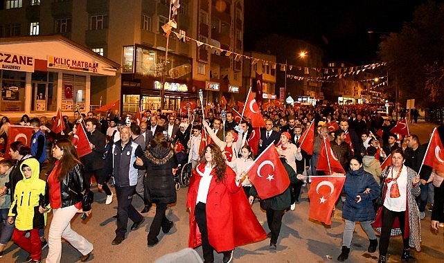 Ardahan'da bayraklı Cumhuriyet yürüyüşü