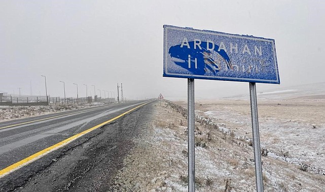Ardahan'da yükseklere kar yağdı