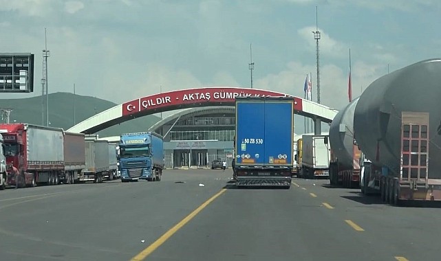 Ardahan'daki gümrük kapılarında, aranan 13 şüpheli yakalandı