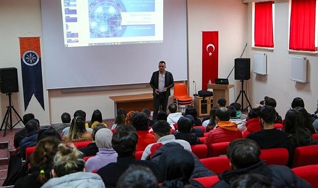 ARÜ’de bilim söyleşileri etkinliği düzenledi
