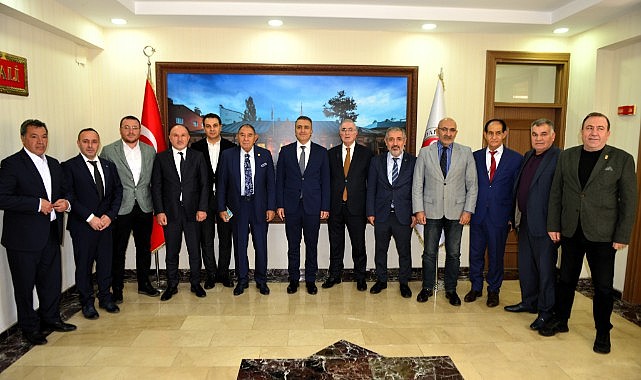 ARÜ Kalkındırma Vakfı'ndan Vali Çiçek'e ziyaret