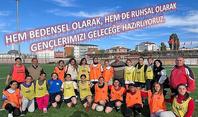 Başkan Sarıkaya; Gençlerimizi geleceğe hazırlıyoruz