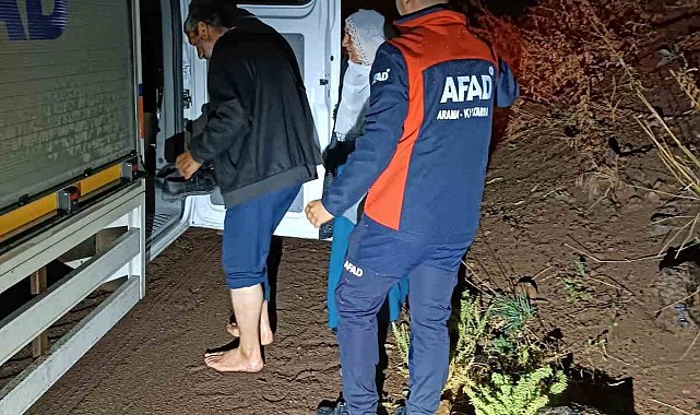 Bitlis'te şiddetli yağış: Mahsur kalan vatandaşlar kurtarıldı