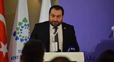 Burak Taştan, deneyimlerini gençlerle paylaştı