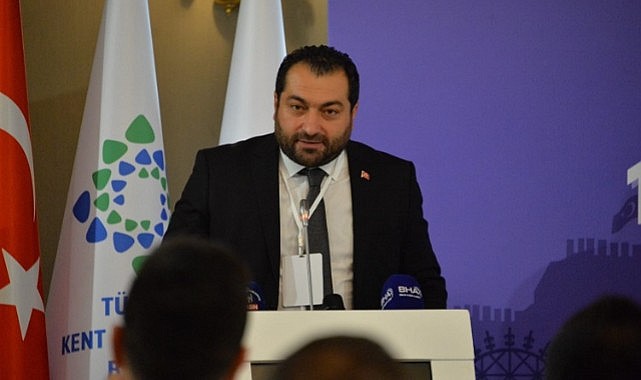 Burak Taştan, deneyimlerini gençlerle paylaştı