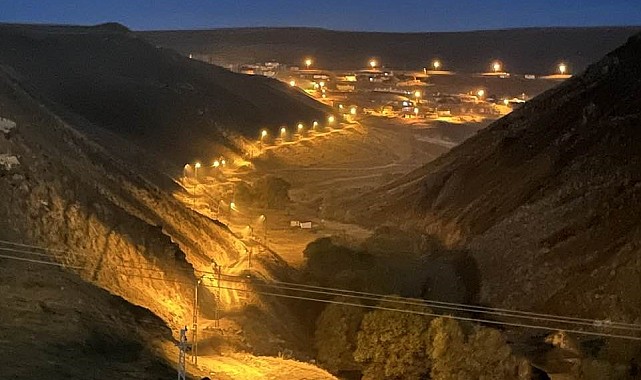 Çıldır - Yıldırımtepe yolu ışıklandırıldı