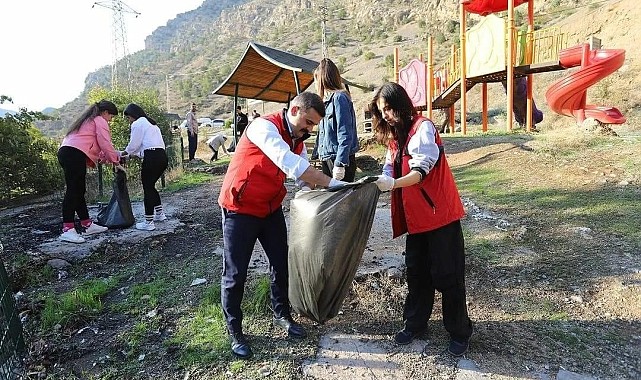 Çukurca&#039;da çevre temizliği