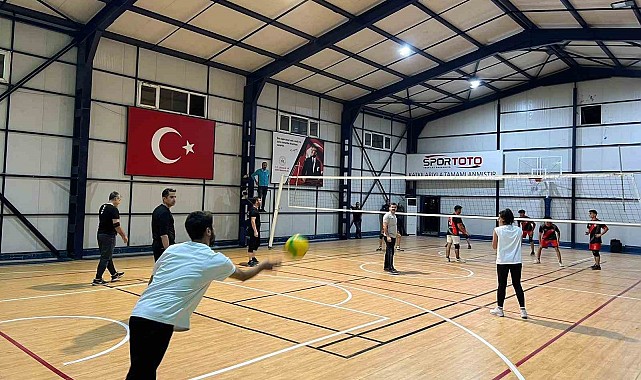 Çukurca'da voleybol turnuvası yapıldı