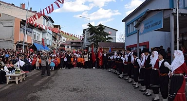 Cumhuriyet Bayramı Posof’ta halaylarla kutlandı