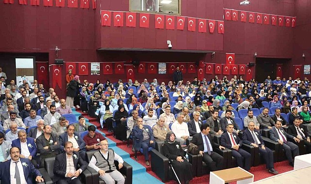 Elazığ'da 'Peygamberimiz, iman ve istikamet' konulu konferans düzenlendi
