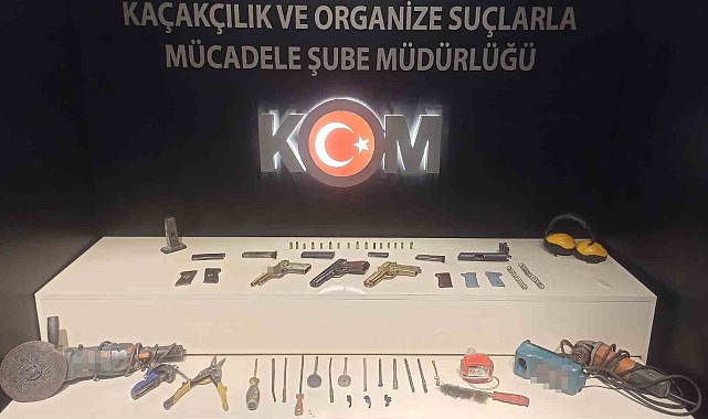 Gümrük kaçağı malzemeler gele geçirildi