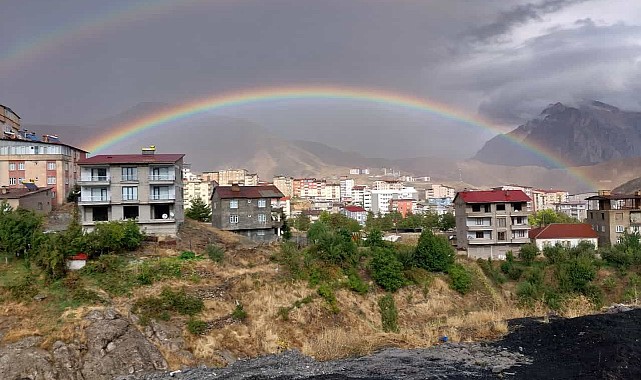 Hakkari'de gökkuşağı güzelliği