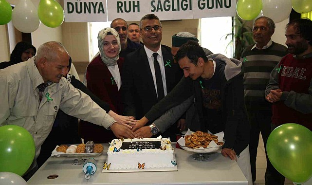 Hastaların sahne performansı alkış aldı