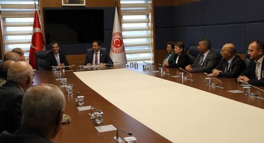 Kars-Fed yönetimi Vekil İncesu’yu ziyaret etti