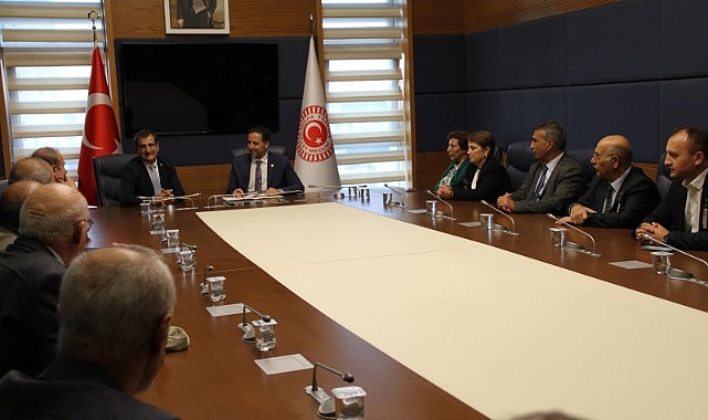 Kars-Fed yönetimi Vekil İncesu’yu ziyaret etti