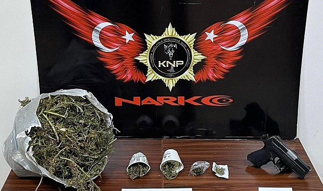 Kars'ta 1 kilo 880 gram esrar ele geçirildi