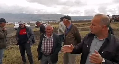 Köylüler eylem yaptı, Kaymakam işi tatlıya bağladı