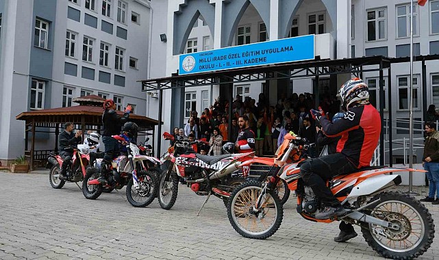 Özel çocuklara motocross sürprizi