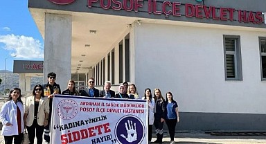 Sağlık çalışanları “kadına şiddete hayır” dedi