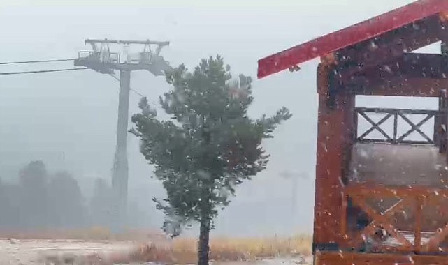 Sarıkamış'ta lapa lapa kar yağışı