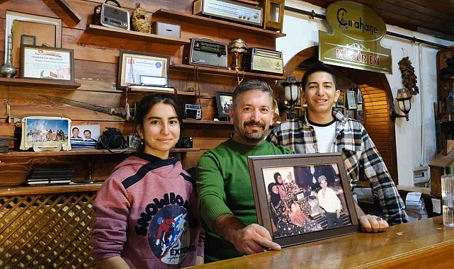 Tarih kokan kültür evinde vatandaşlar nostaljiye doyuyor