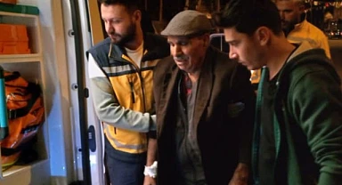 Yaşlı adam yere yığıldı, esnaf yardımına koştu!