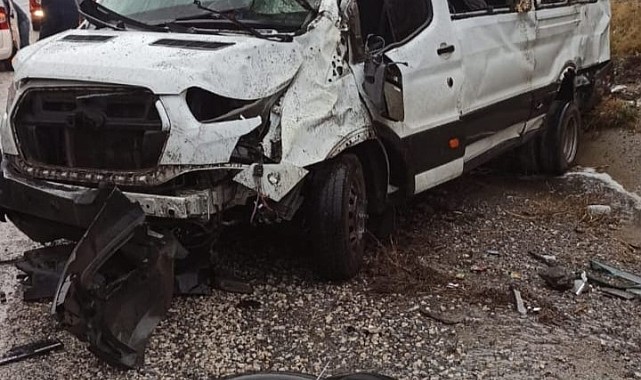 Yolcu minibüsü takla attı: 7 yaralı