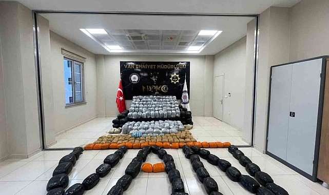1 ton 150 kilogram toz esrar ele geçirildi