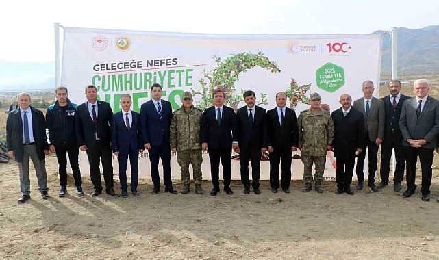 80 ilden gelen toprakla kardeşliğin şehri Erzincan&#039;da fidanlar dikildi