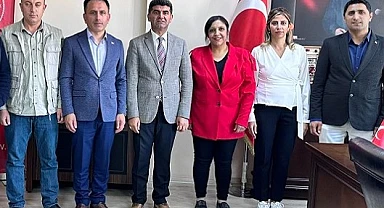 AK Parti’nin merkez ilçe teşkilatı sokağa indi
