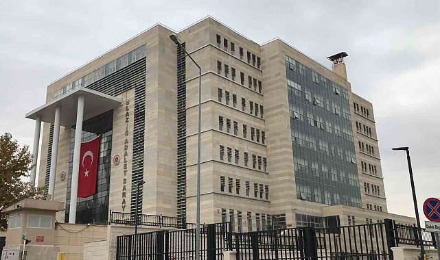 Akaryakıt istasyonundan hırsızlık yapan 2 kişi tutuklandı