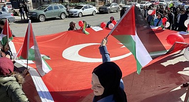 Ardahanlı gençler İsrail’i protesto etti