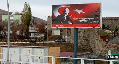Belediye, kenti Atatürk resimleriyle donattı