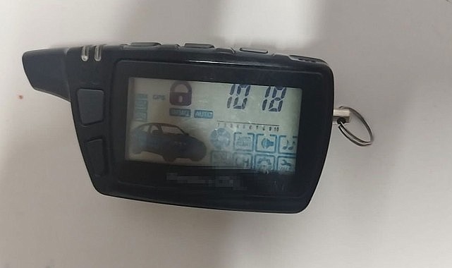 Bir dakika içinde 80 bin lira çaldılar!