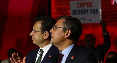 CHP Genel Başkanı Özel: "Salondan 130 milletvekilimizle el ele omuz omuza çıkıyorum"