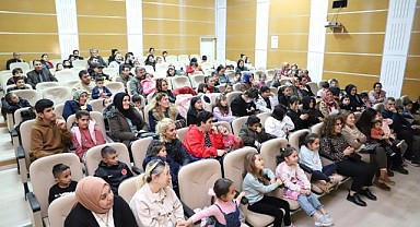 Çocuklar için “Karagöz Hacivat Gölge Oyunu” sergilendi