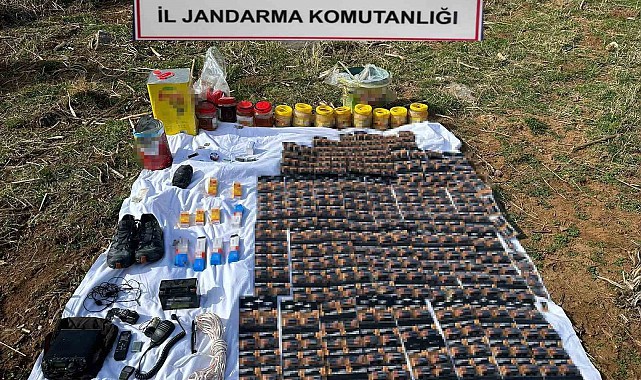 Çok sayıda ilaç ve yaşam malzemesi ele geçirildi