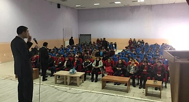 Damal’da öğretmenlerin önemi anlatıldı