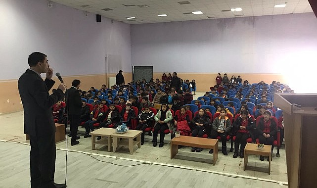 Damal’da öğretmenlerin önemi anlatıldı