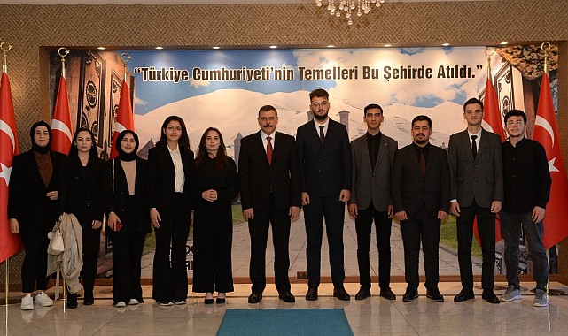 Genç hukukçular Vali Çiftçi ile buluştu