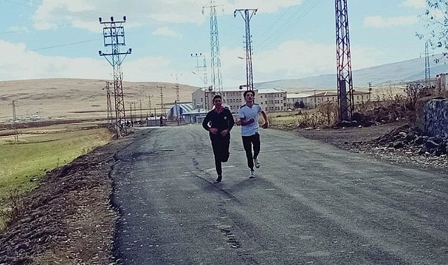 Gençler Atatürk için koştular