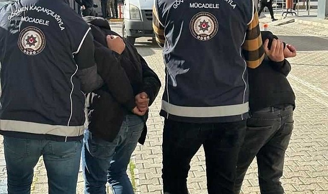 Göçmen kaçakçısı 2 kişi tutuklandı