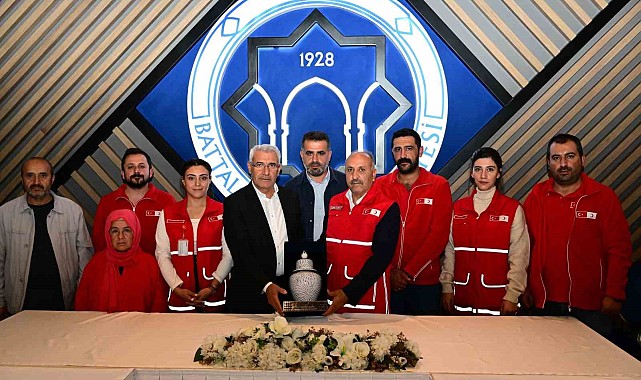 Güder, Kızılay çalışanlarıyla bir araya geldi