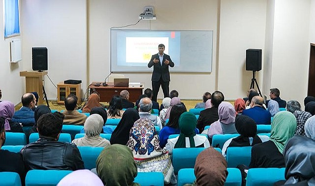 İlahiyat Fakültesi tarafından konferans verildi