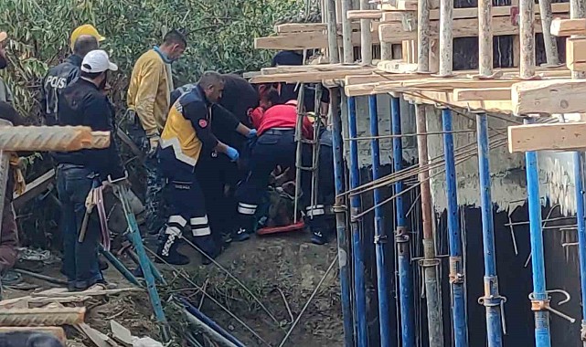 İnşaat balkonu çöktü: 1 yaralı